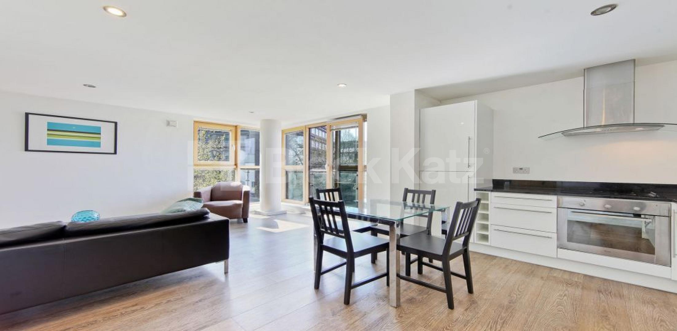 			2 Bedroom, 1 bath, 1 reception Apartment			 Boulevard Mansions.Borough Road, Borough